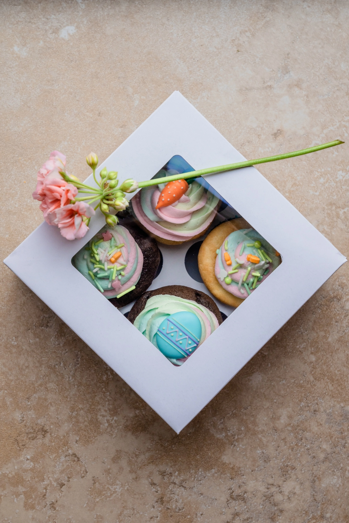 With our cake cartons we add an important element to our range of bakery packaging.