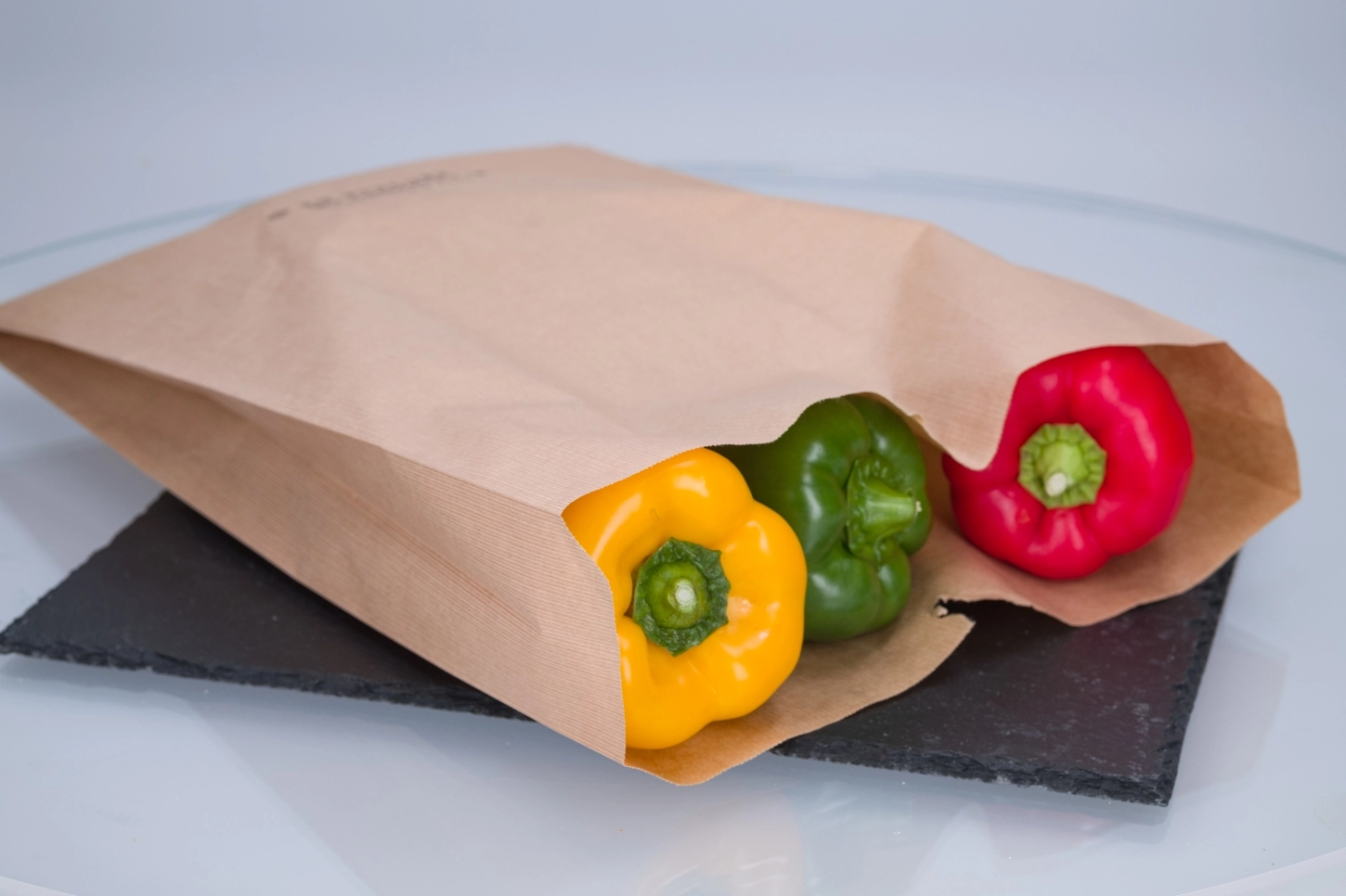With solid packaging for fruit and vegetables you ensure that these products are firmly packed.